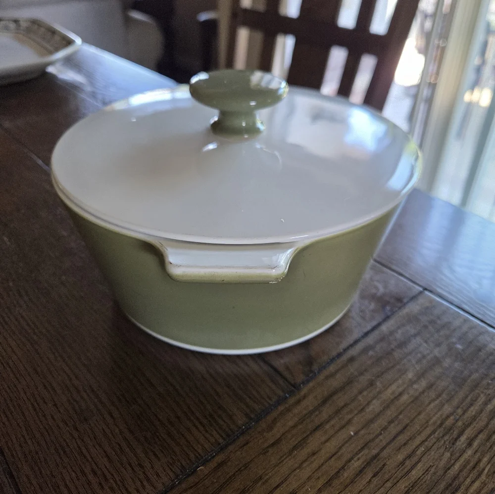 Vintage 70's Avacado Green Corningware 1 3/4 Quart Covered Casserole